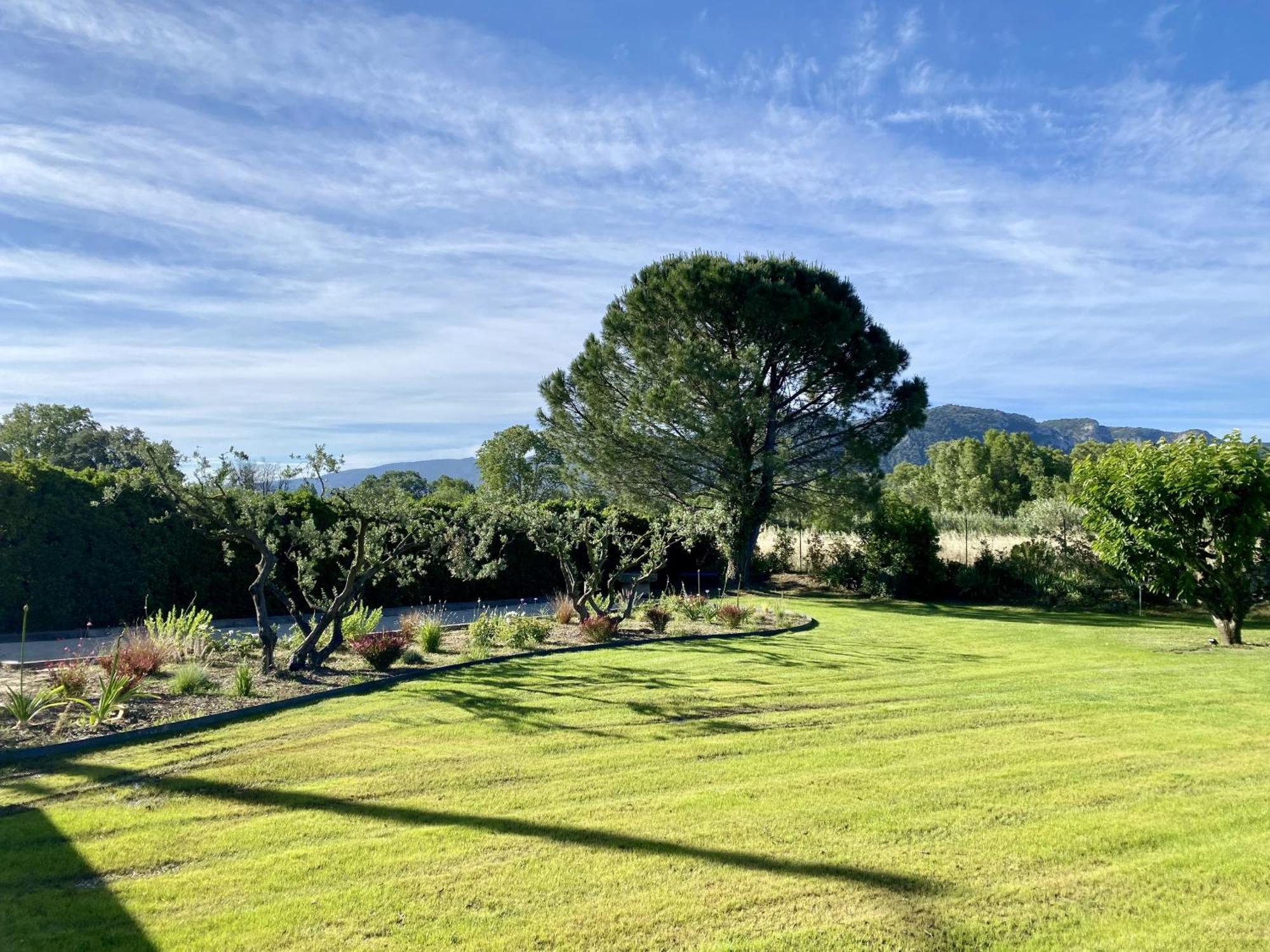 Provencal House With Heated Pool, View Of The Luberon In Robion - Accommodates 12 People. Exterior photo