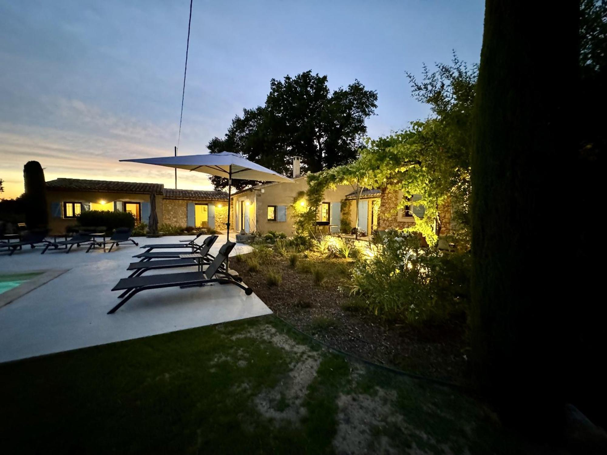 Provencal House With Heated Pool, View Of The Luberon In Robion - Accommodates 12 People. Exterior photo