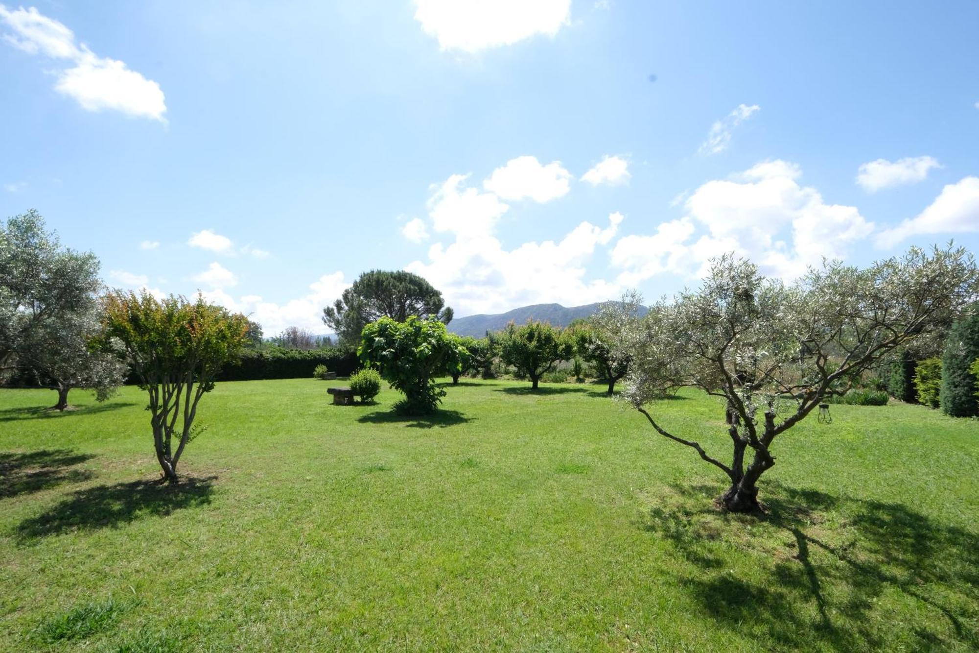 Provencal House With Heated Pool, View Of The Luberon In Robion - Accommodates 12 People. Exterior photo