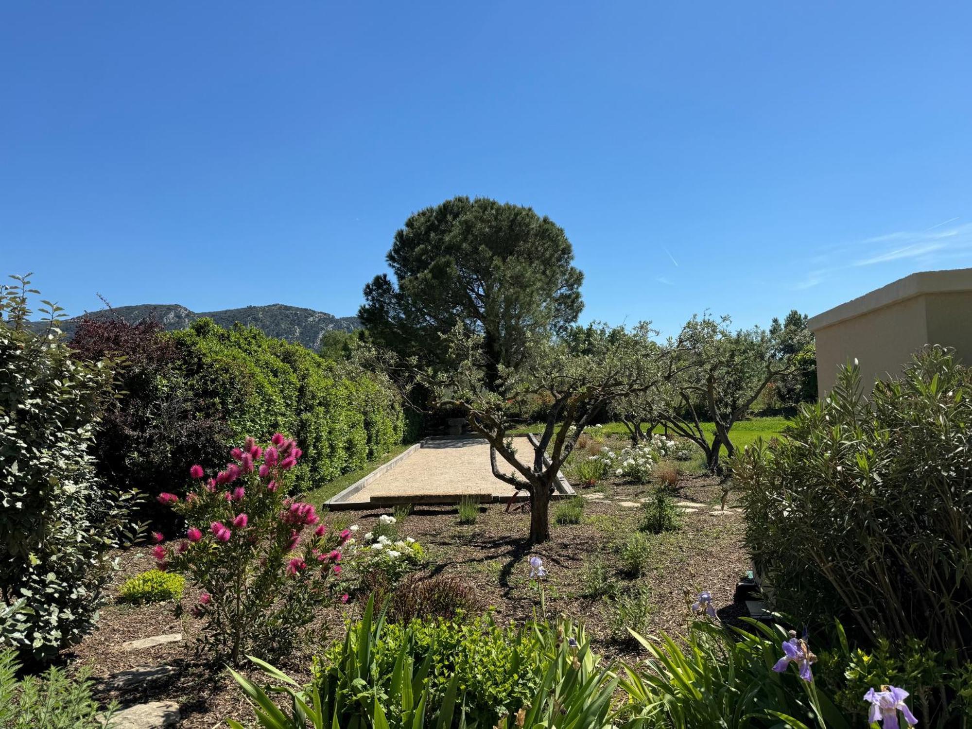 Provencal House With Heated Pool, View Of The Luberon In Robion - Accommodates 12 People. Exterior photo